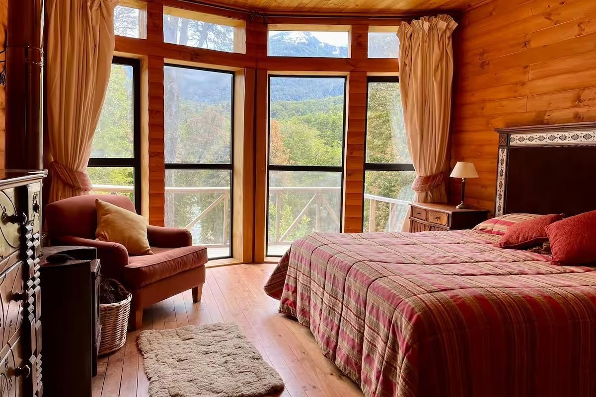Habitación la Montaña, cama king con vista panorámica a la montaña